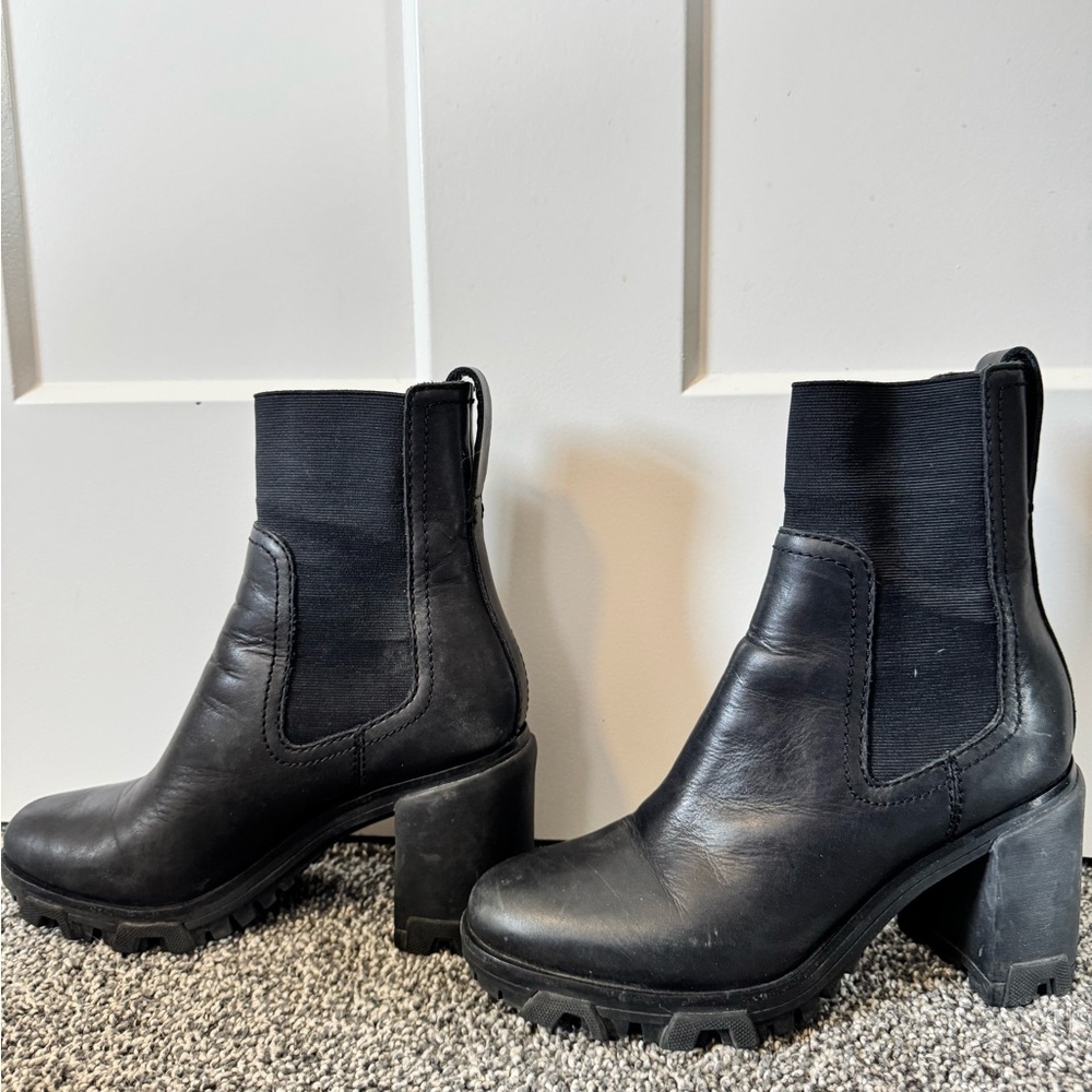 rag & bone Black Leather Lug-Heel Chelsea Boots